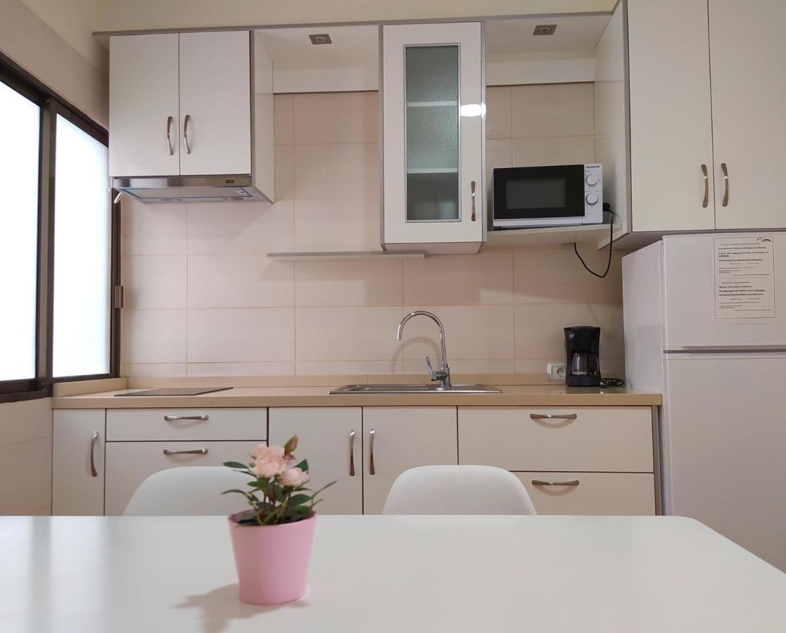 La 4 Apartment *