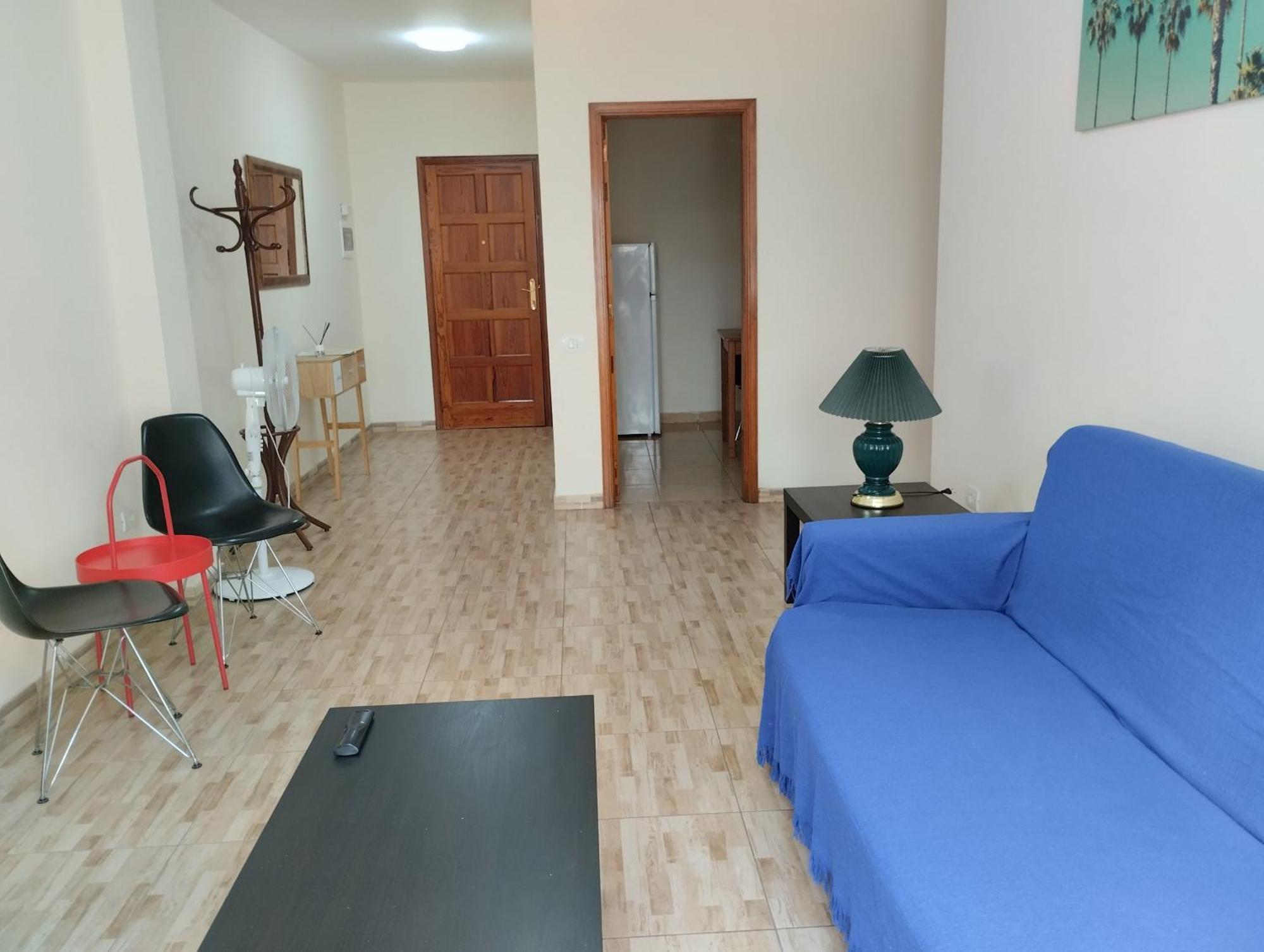 La 4 Apartment *